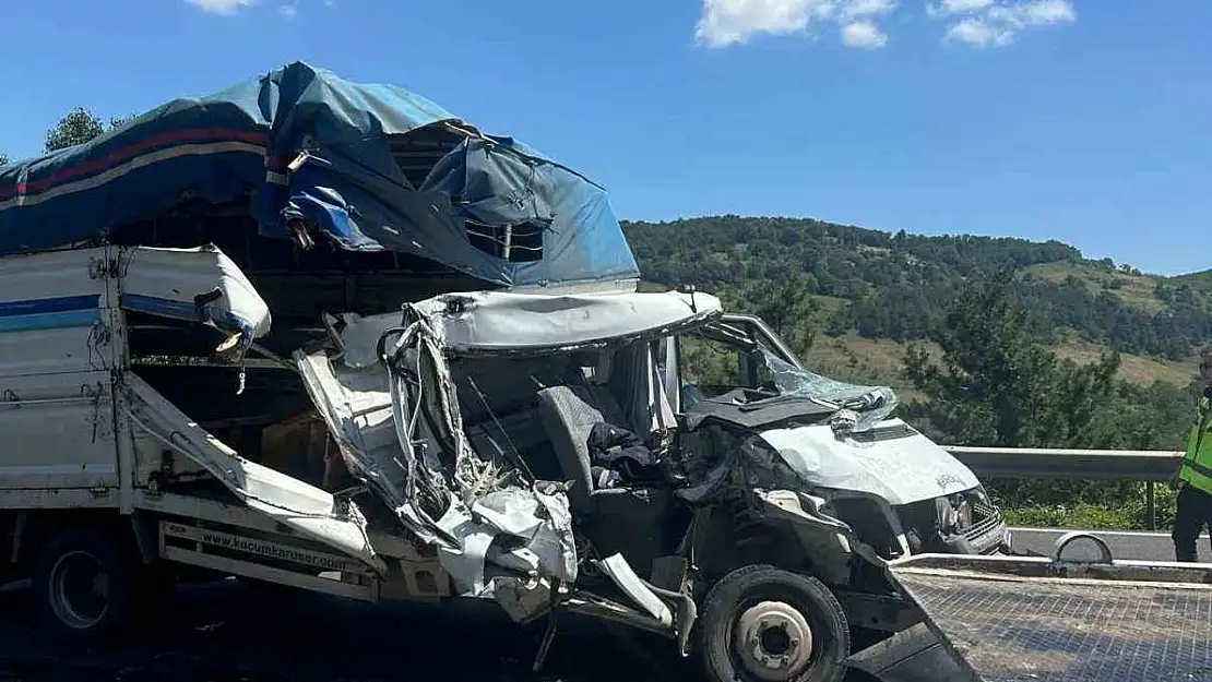 Bursa'da kamyonet kazası: 2 yaralı