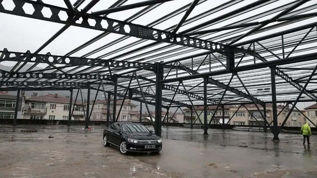 Bursa'da katlı otoparkın çatısı spor salonu oluyor