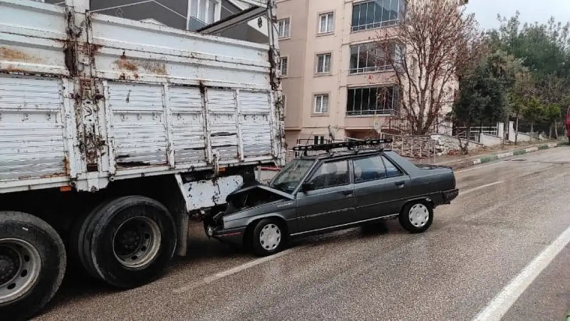 Bursa'da kayganlaşan yolda iki ayrı kaza meydana geldi