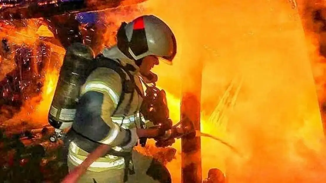 Bursa'da korkutan samanlık yangını
