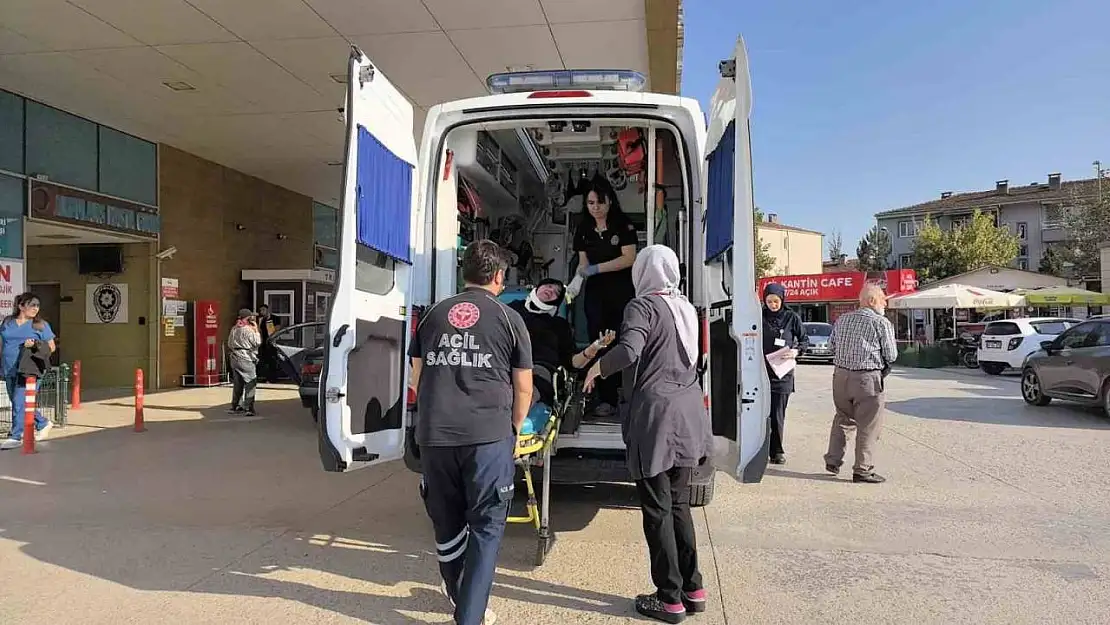 Bursa'da minibüs bisiklete çarptı: 2 yaralı