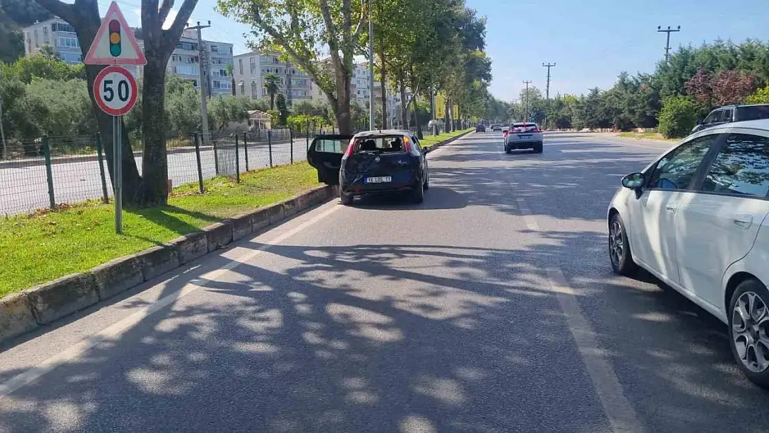 Bursa'da motosiklet ile otomobil çarpıştı: 2 yaralı