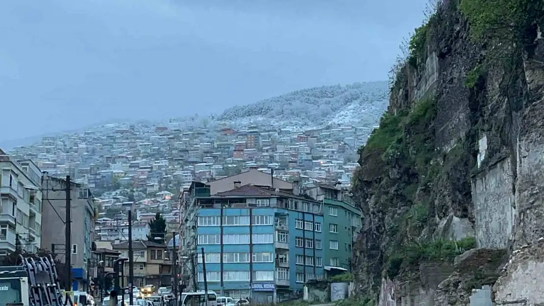 Bursa'da nisan ayında kar sürprizi