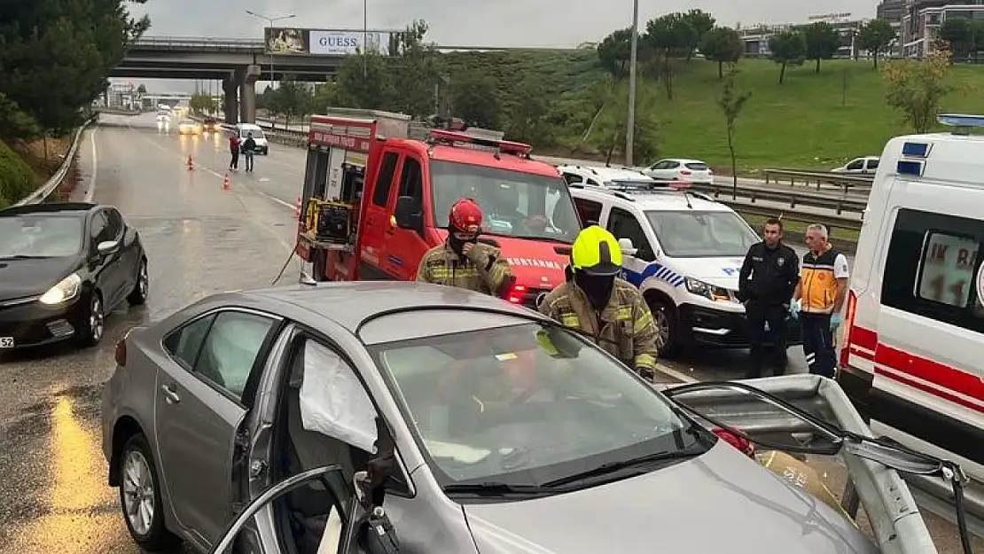 Bursa'da otomobil bariyerlere çarptı: 1 ölü