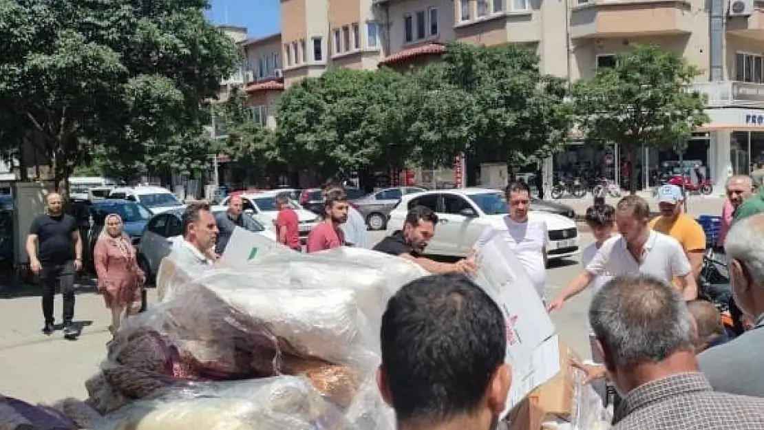 Bursa'da palet üzerinde bulunan gıda ürünlerinin üzerine düştüğü işçi yaralandı