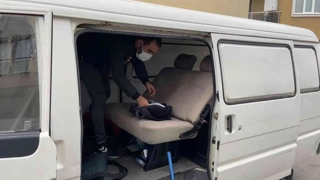 Bursa'da park polisinin dikkati bahis çetesini çökertti