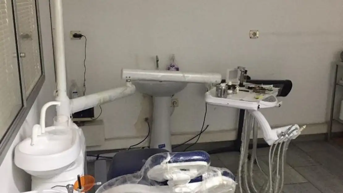 Bursa'da ruhsatsız diş kliniğine operasyon, sahte dişçi ve 3 kişi gözaltına alındı
