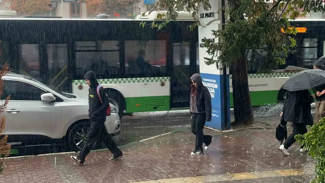 Bursa'da sağanak yağış etkili oldu