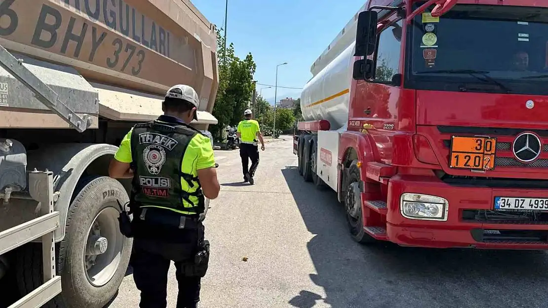 Bursa'da tehlike saçan hafriyat kamyon sürücüleri teker teker yakalandı
