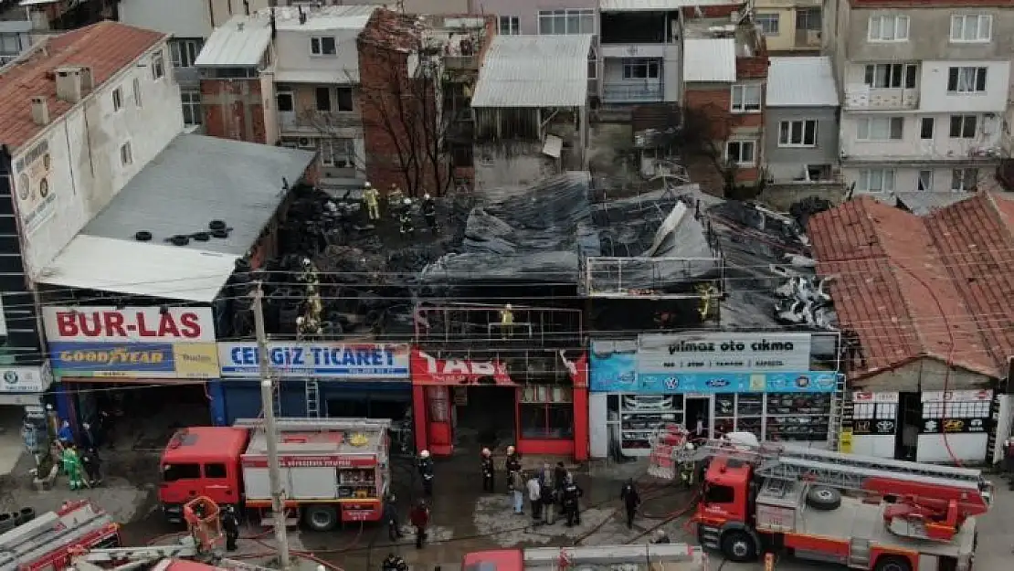 Bursa'da yangın dehşeti...Alevler gökyüzüne yükseldi