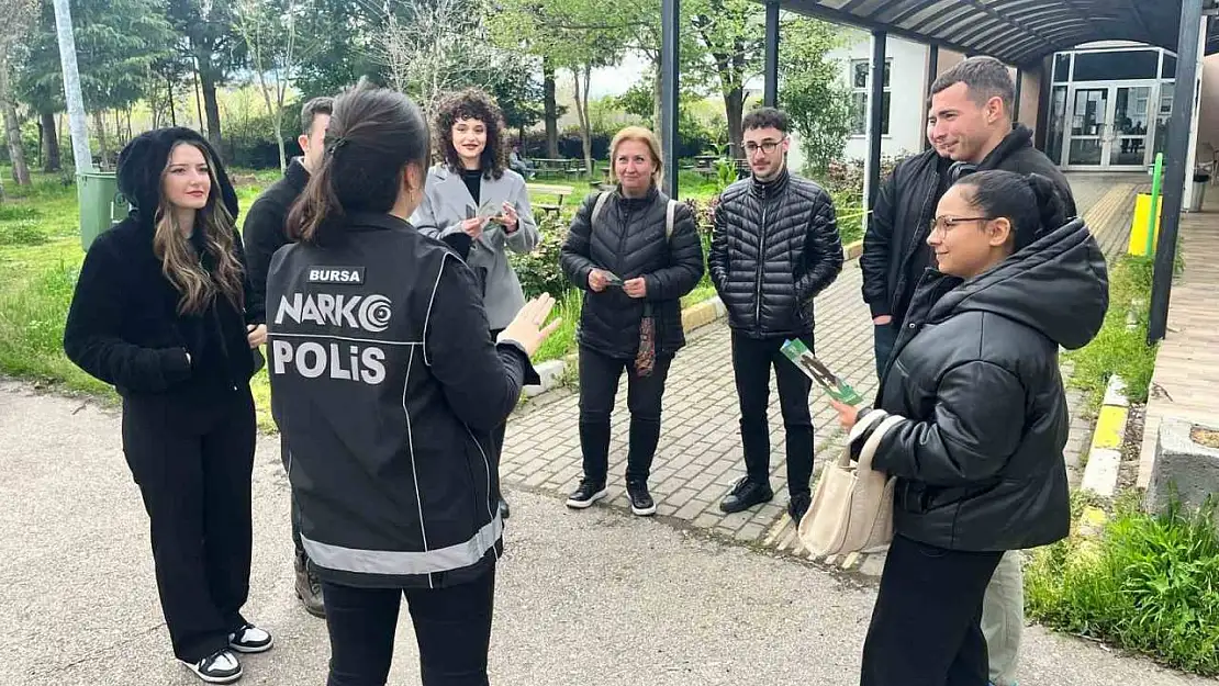 Bursa Narkotik polisi 4 günde 4 bin genci uyardı