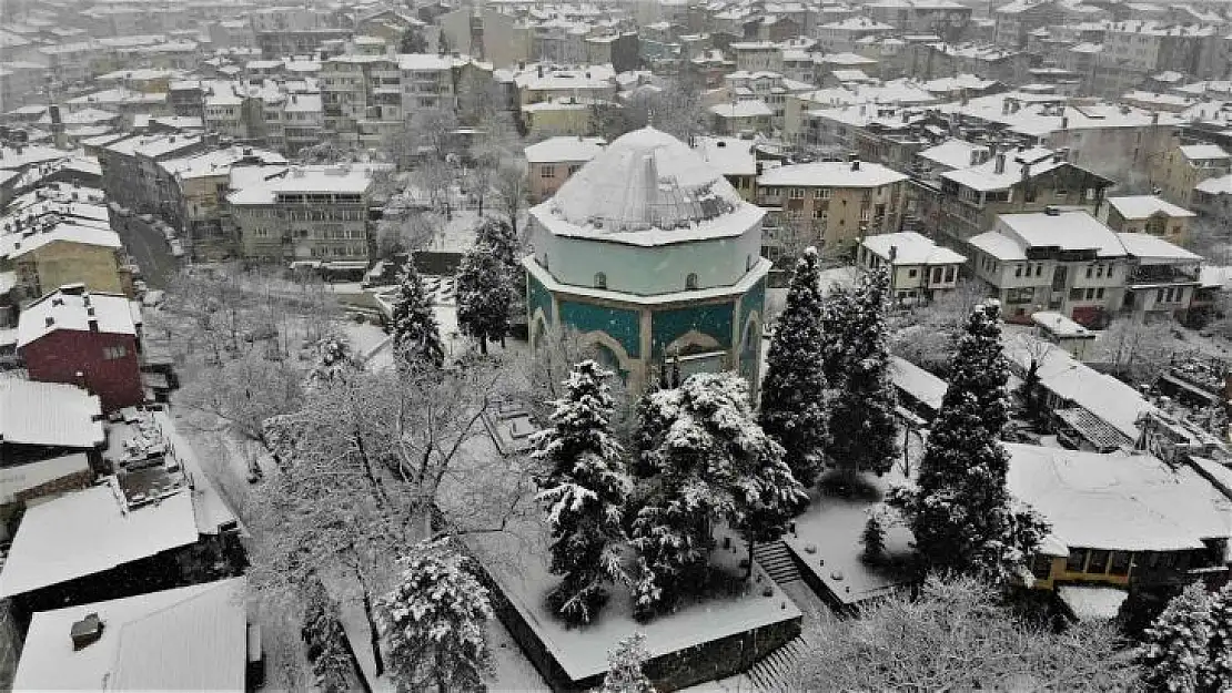 Bursa şehir merkezinden kar manzaraları