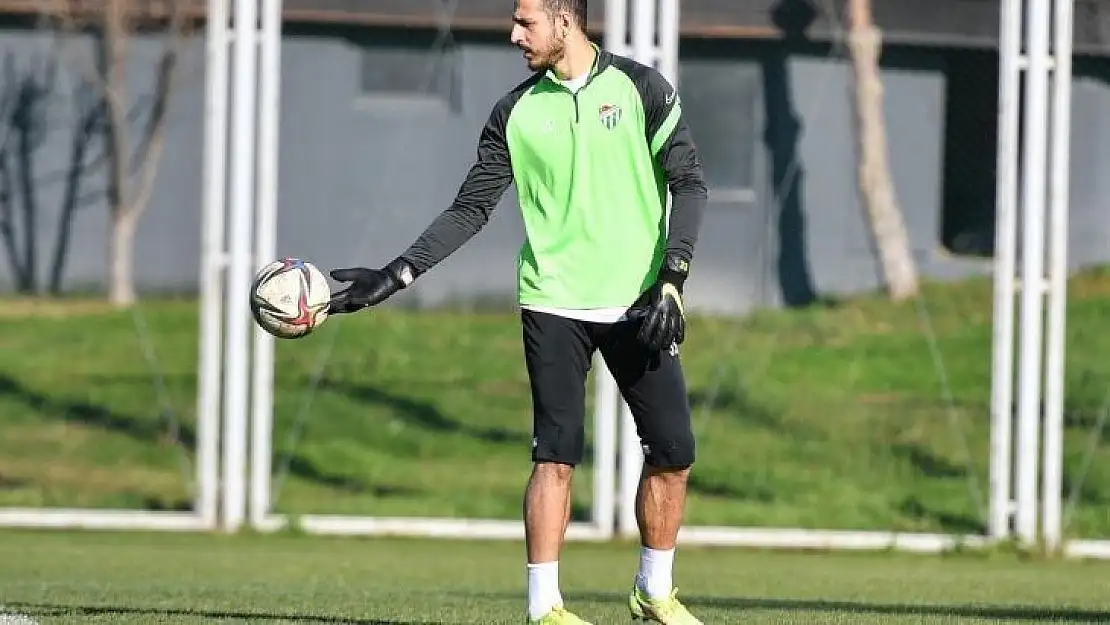 Bursaspor, Adanaspor maçının taktik çalışmasını gerçekleştirdi