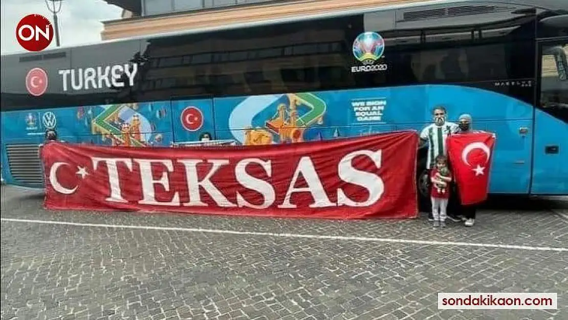 Bursaspor taraftarı Milli Takımı Roma'da destekliyor