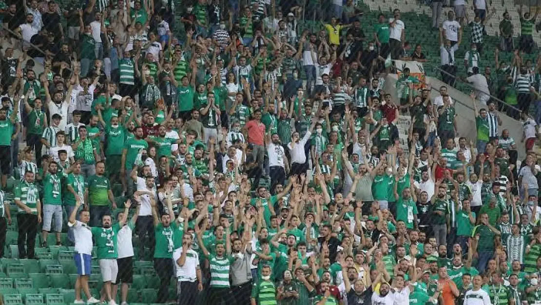 Bursaspor taraftarı yönetimi istifaya davet etti