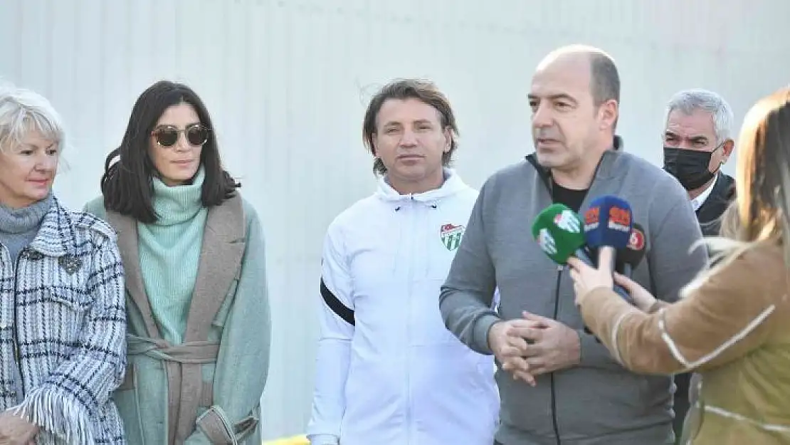 Bursaspor'un efsane futbolcularının isimleri sahalara verildi