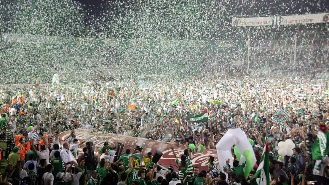 Bursaspor'un şampiyonluğu 15 yıl önce yaşananları hatırlattı