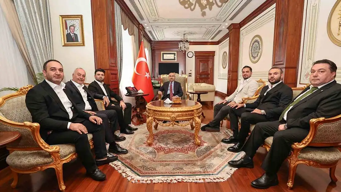 Bursaspor yönetimi, Bursa Valisi Mahmut Demirtaş'ı ziyaret etti
