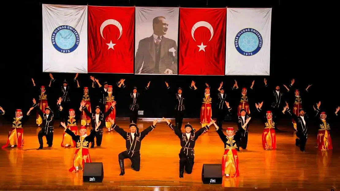 BUÜ'de Halk Dansları Festivali coşkusu