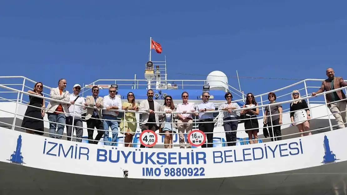 Büyükelçi Nikolaus Meyer-Landrut, toplu taşımayla İzmir'i gezdi