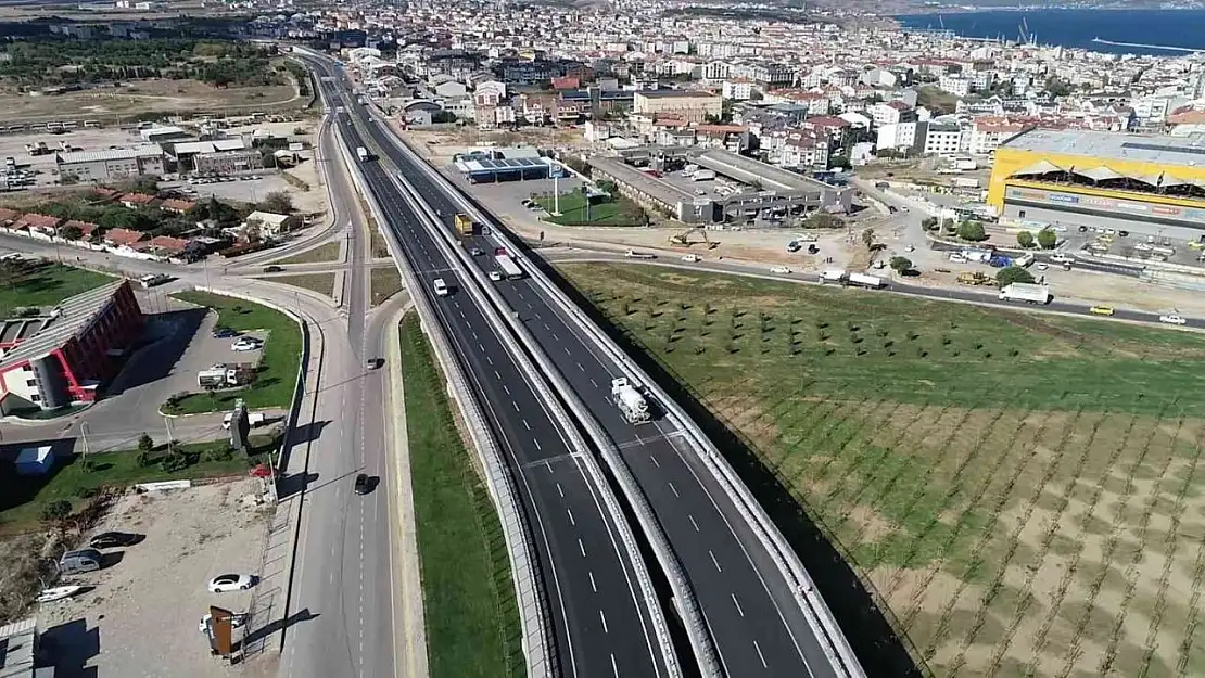Büyükşehir, Bandırma'ya katlı kavşaklar kazandırdı