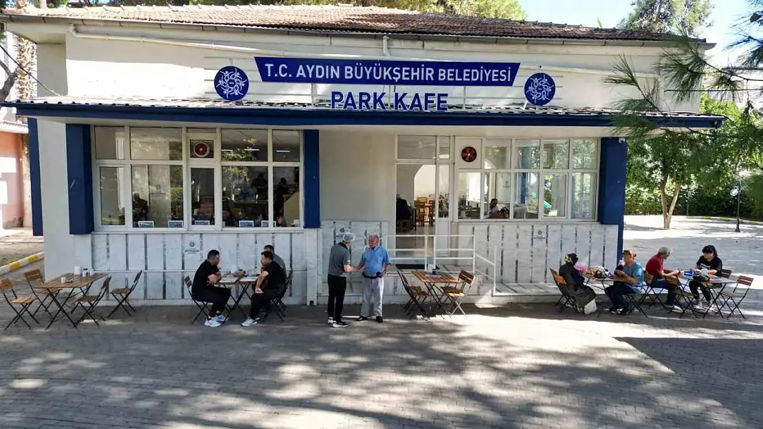 Büyükşehir Belediyesi'nin Nazilli'de hizmete açtığı Park Kafe vatandaşların uğrak noktası oldu