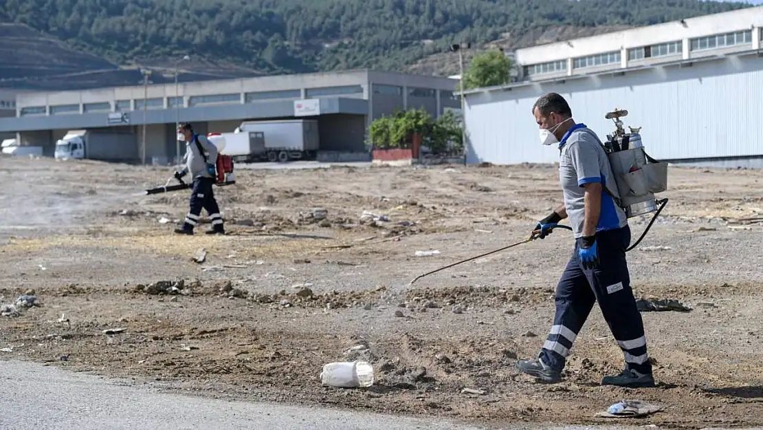 Büyükşehir'in temizlik ekipleri sahada