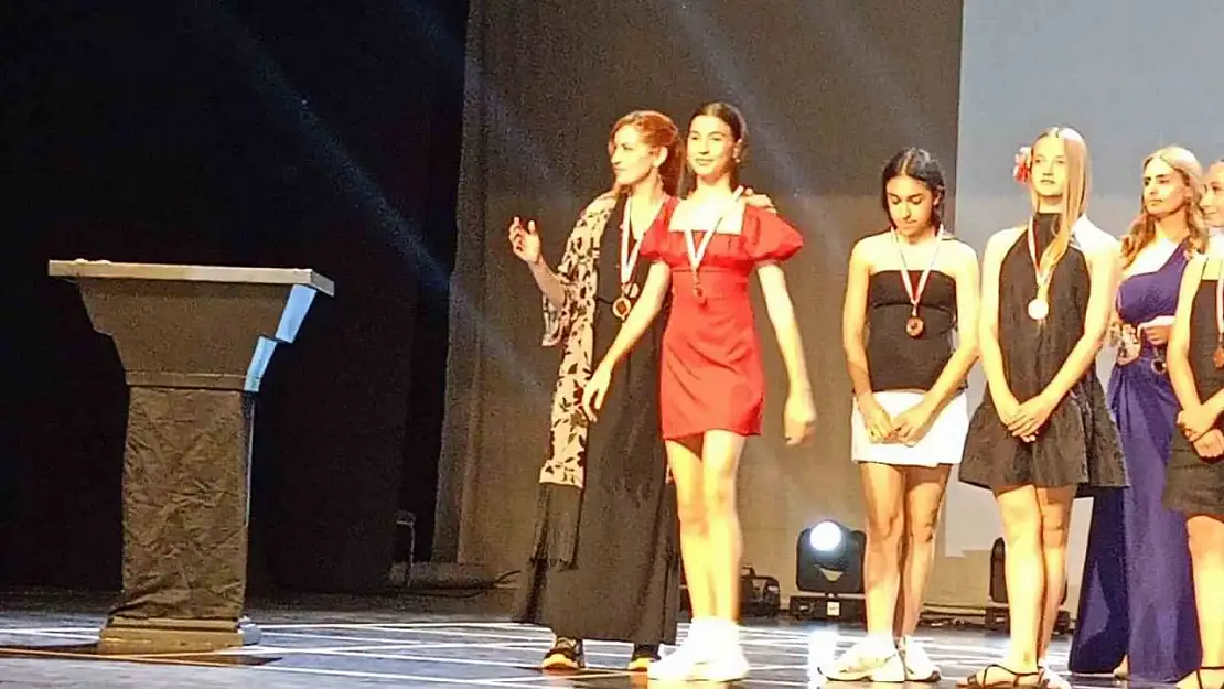 Büyükşehir Konservatuvarı öğrencilerinden Bale Festivalinde büyük başarı
