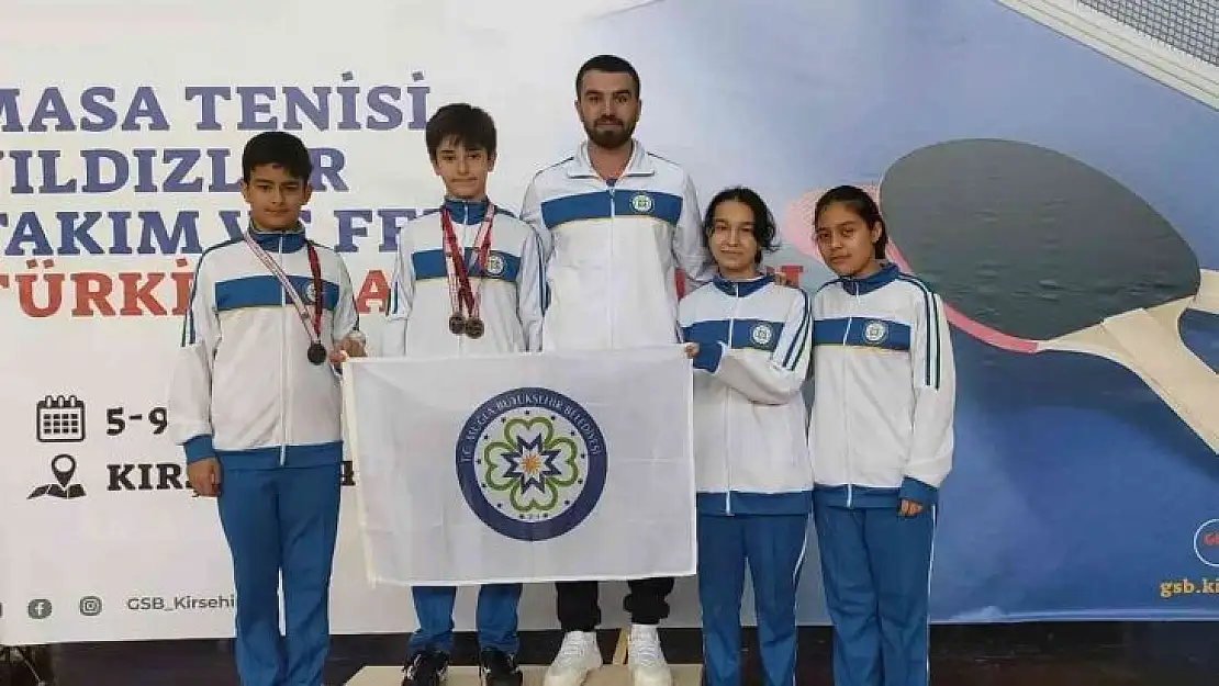 Büyükşehir Masa Tenisi sporcusu Türkiye 3'üncüsü oldu
