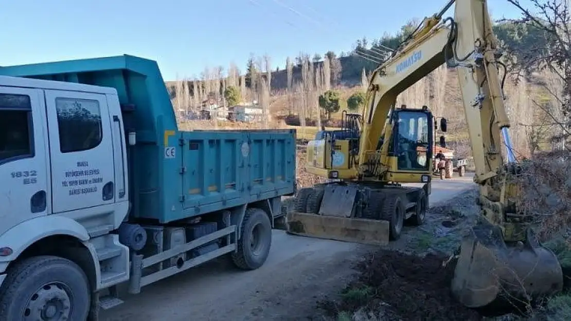 Büyükşehir yol bakım çalışmalarını sürdürüyor