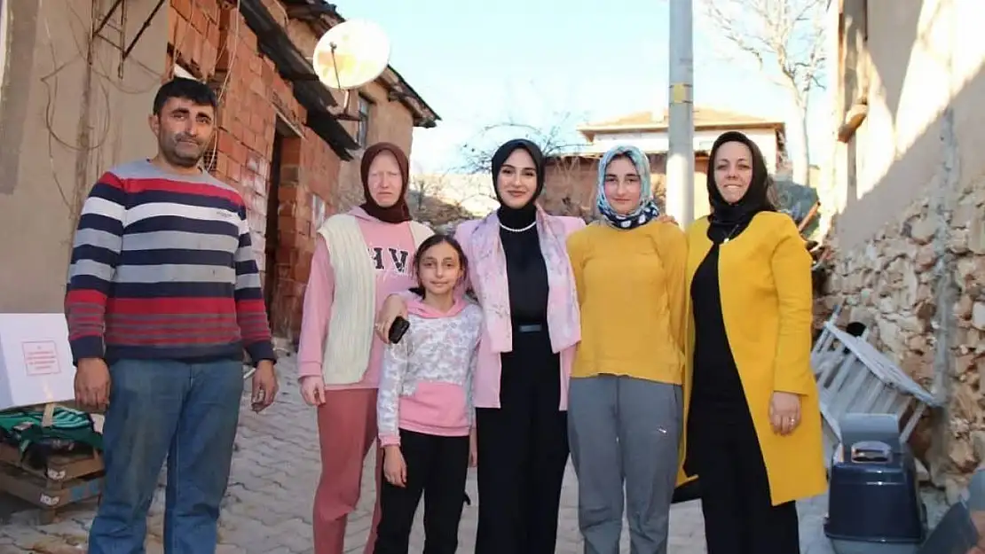 Çal Kaymakamı Hatice Gamze Kuran Halkın Gönlünde Taht Kuruyor