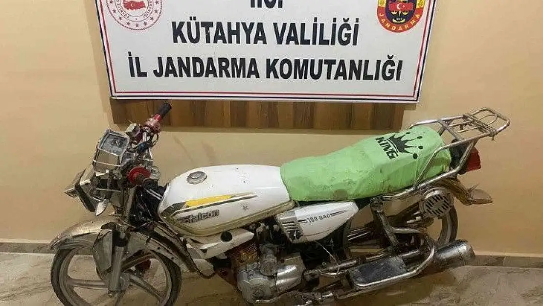 Çaldığı motosikleti jandarmaya satmaya kalktı
