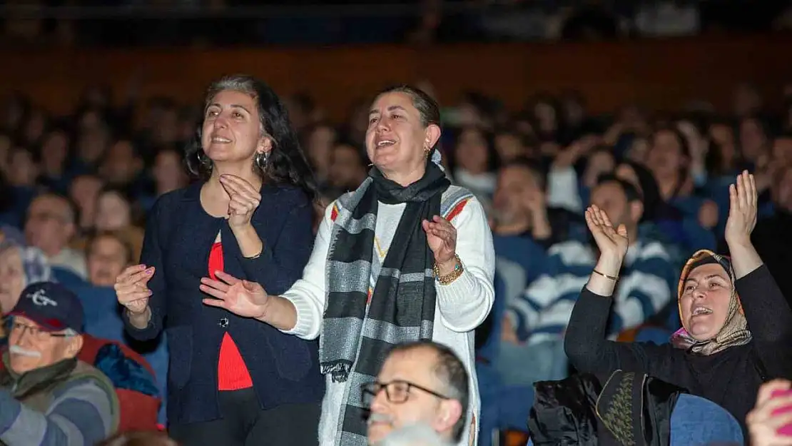 Çalgıcı Mektebi Roman Orkestrası'ndan muhteşem konser