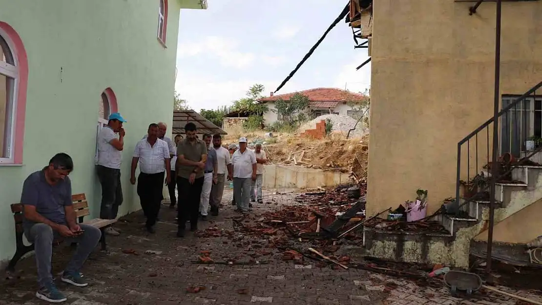 Cami lojmanında yangın korkuttu