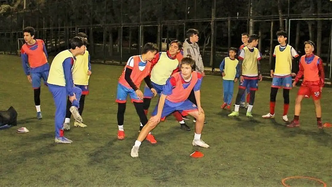 Çamlık, U16'da şampiyonluğa koşuyor