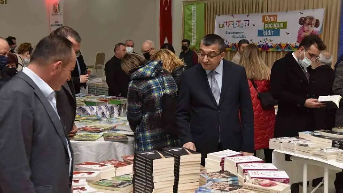 Çan Belediyesi kitap fuarı başladı