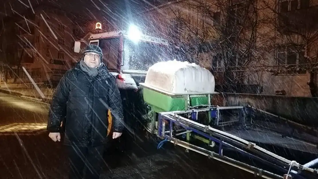 Çan'da karla mücadele çalışmalarında solüsyon kullanılıyor