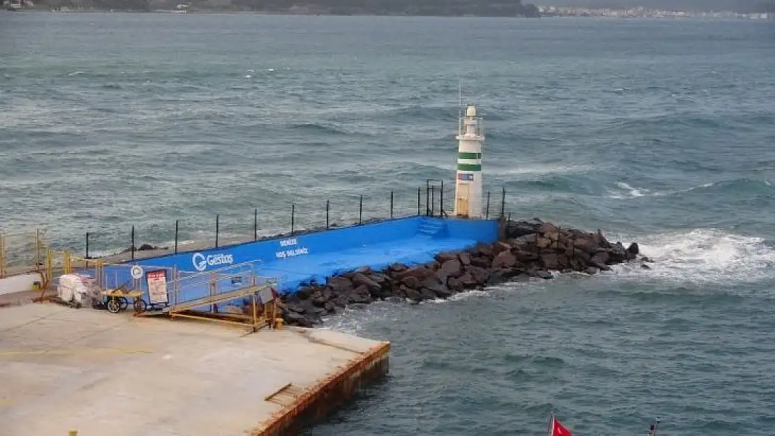 Çanakkale Boğazı'nda geçici olarak feribot seferleri durduruldu
