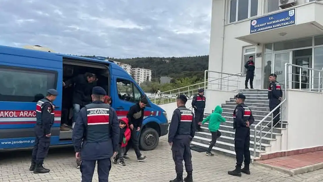 Çanakkale'de 22 düzensiz göçmen yakalandı