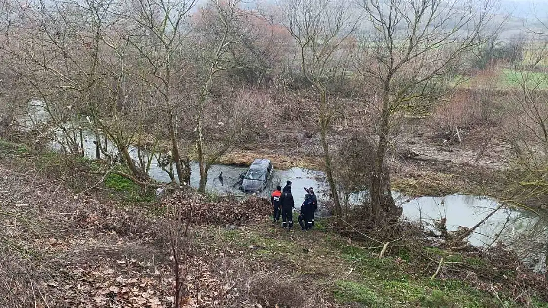 Çanakkale'de araç çaya uçtu: 1 yaralı, 1 kayıp