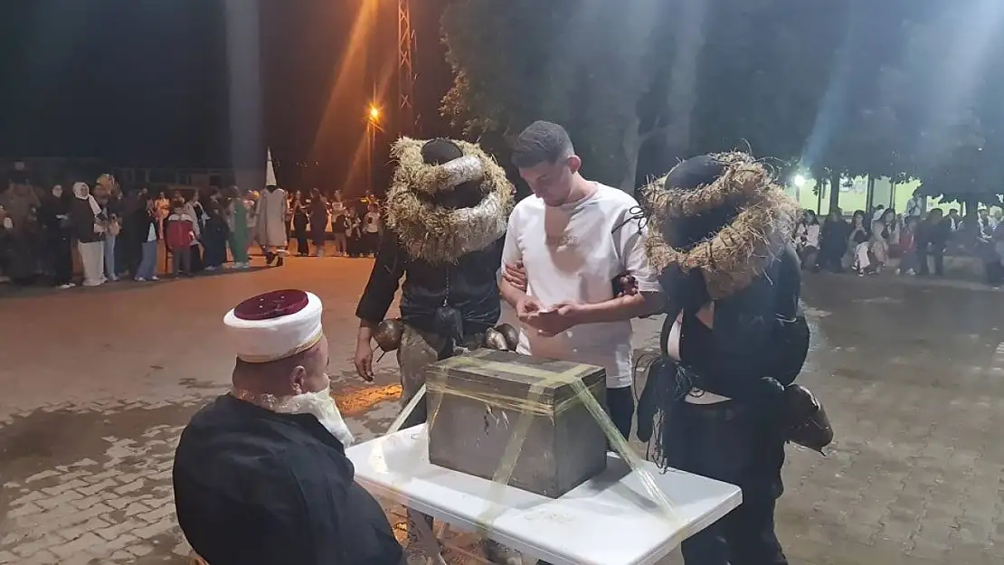 Çanakkale'de asırlık bayram eğlencesi renkli görüntülere sahne oldu