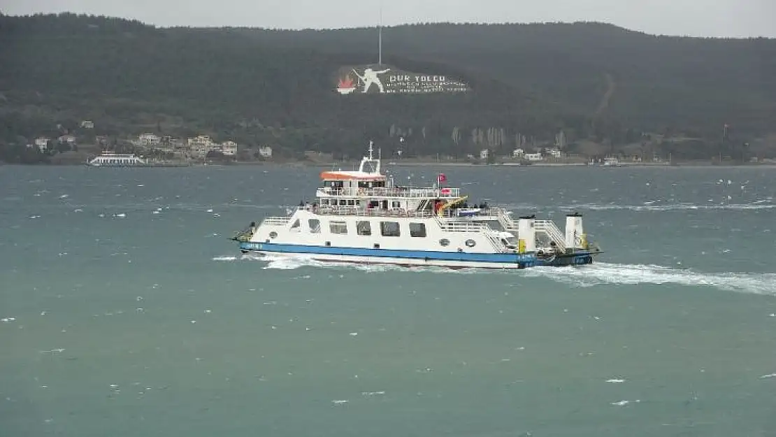 Çanakkale'de beklenen kar yağışı nedeniyle ada seferleri iptal edildi