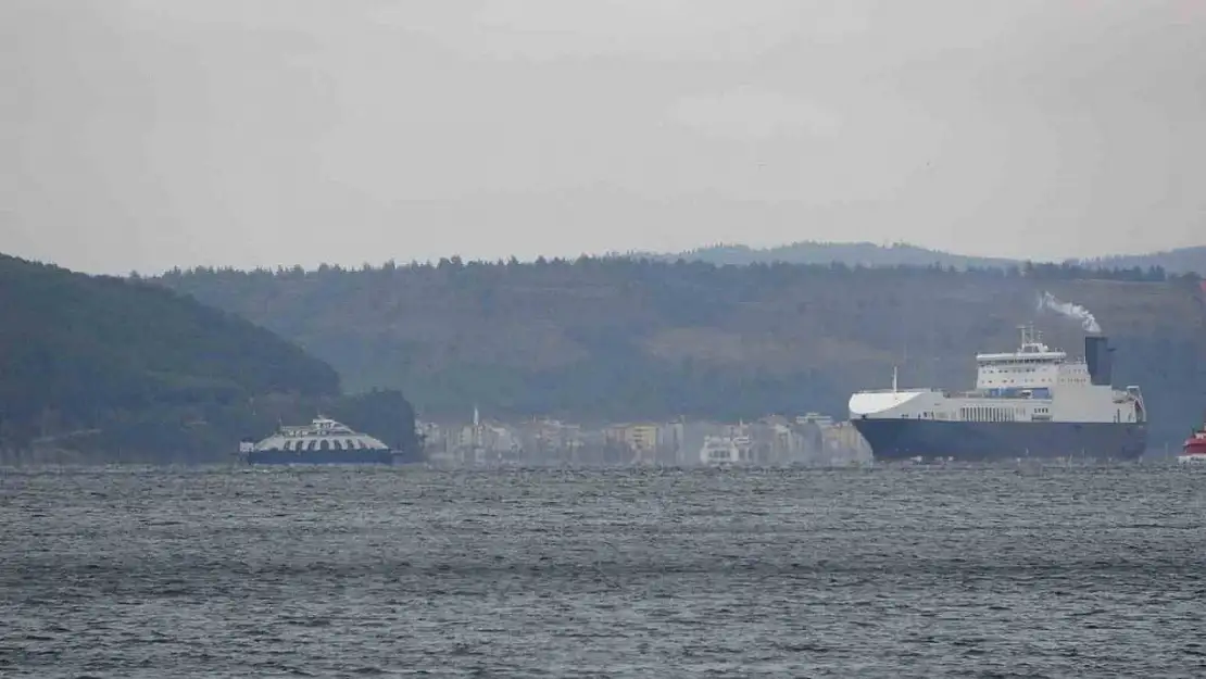 Çanakkale'de feribot seferlerine fırtına engeli