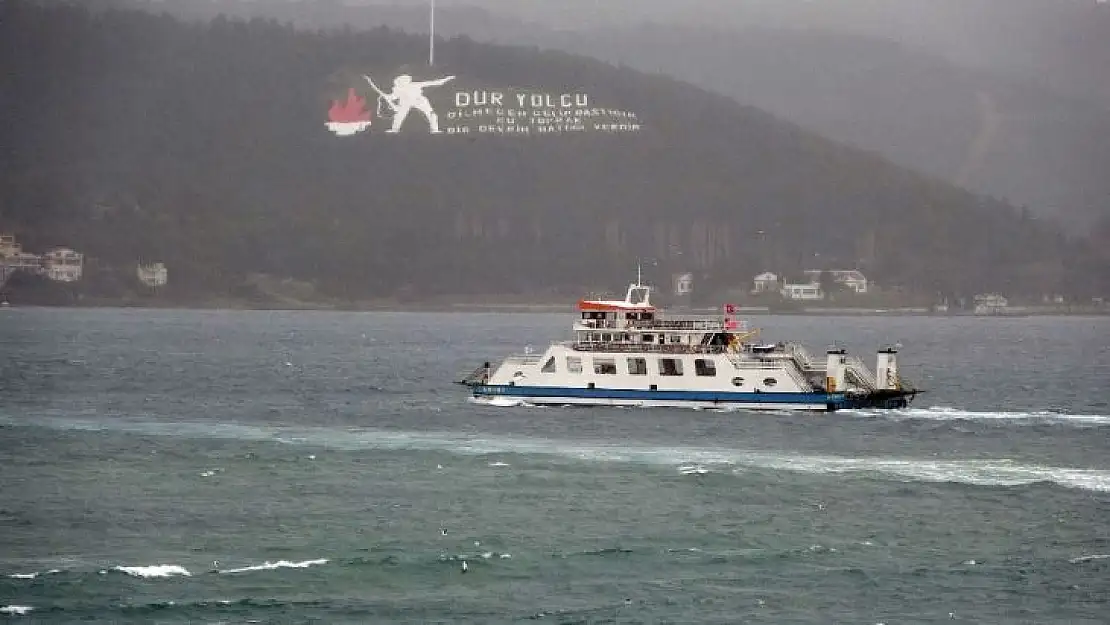 Çanakkale'de, Gelibolu-Lapseki feribot seferlerine fırtına engeli