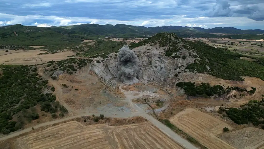 Çanakkale'de köylünün bulduğu 109 yıllık top mermileri böyle imha edildi