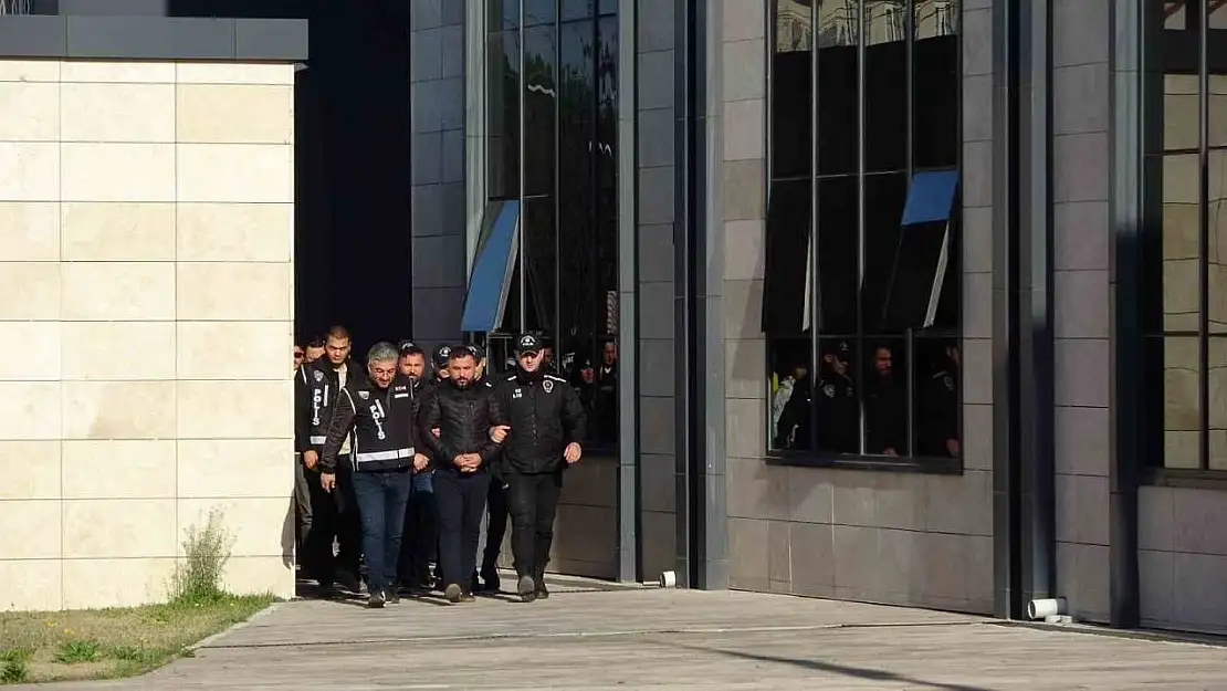 Çanakkale'de otelde balyozlu kavgaya 10 gözaltı
