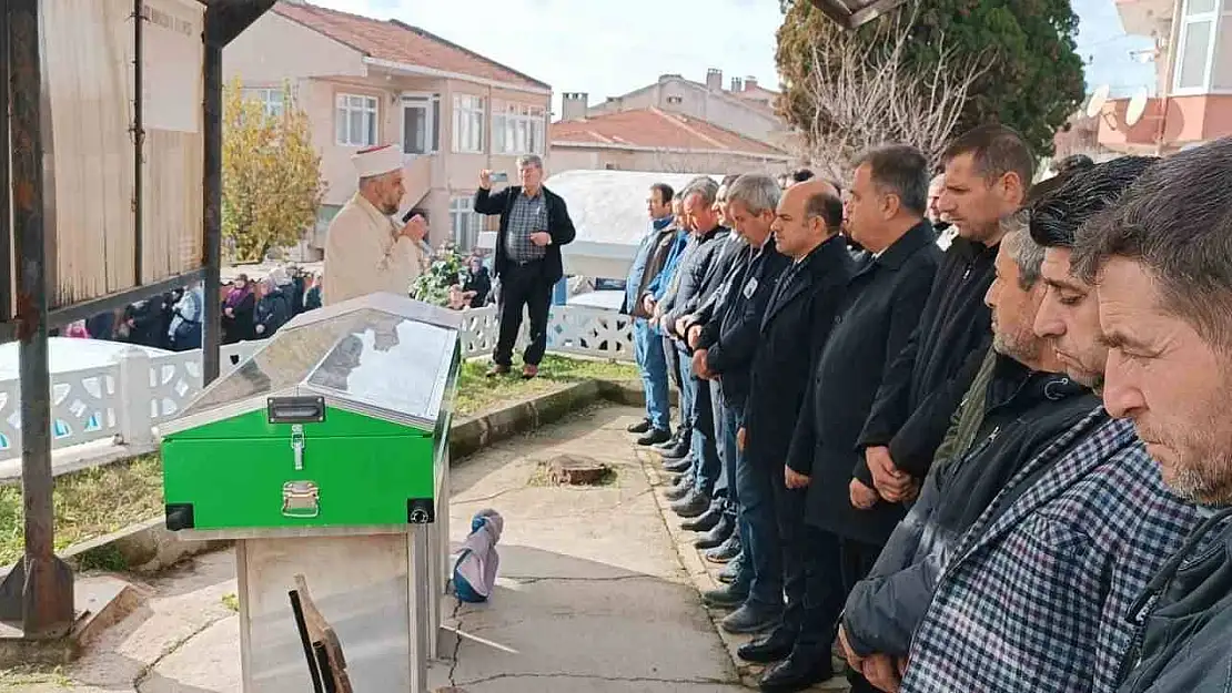 Çanakkale'de otobüs ile motosikletin karıştığı kazada hayatını kaybeden Mert Gül son yolculuğuna uğurlandı