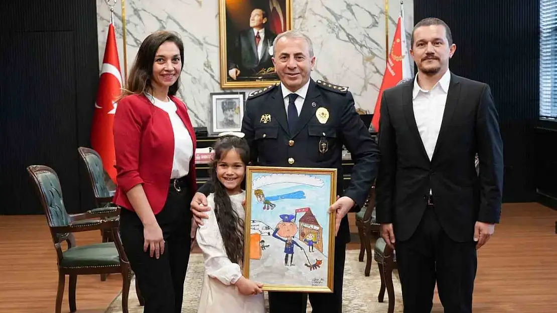 Çanakkale'de polis olma hayali kuran öğrenciden Emniyet Müdürü'ne ziyaret