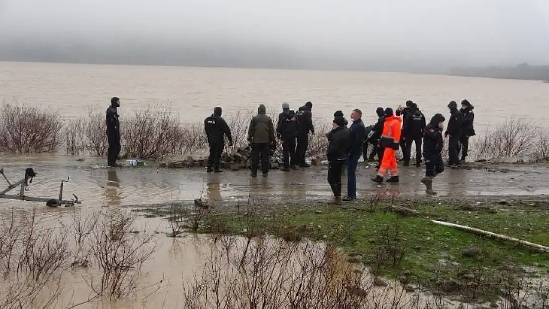 Çanakkale'de suya kapılan Mürsel Meracıoğlu için 4. günde arama çalışmaları tekrar başladı