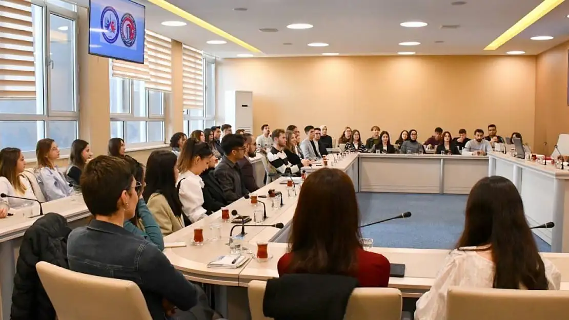 Çanakkale Onsekiz Mart Üniversitesi Öğrenci Senatosu 2024-2025 Akademik Yılı İlk Toplantısı Gerçekleştirildi